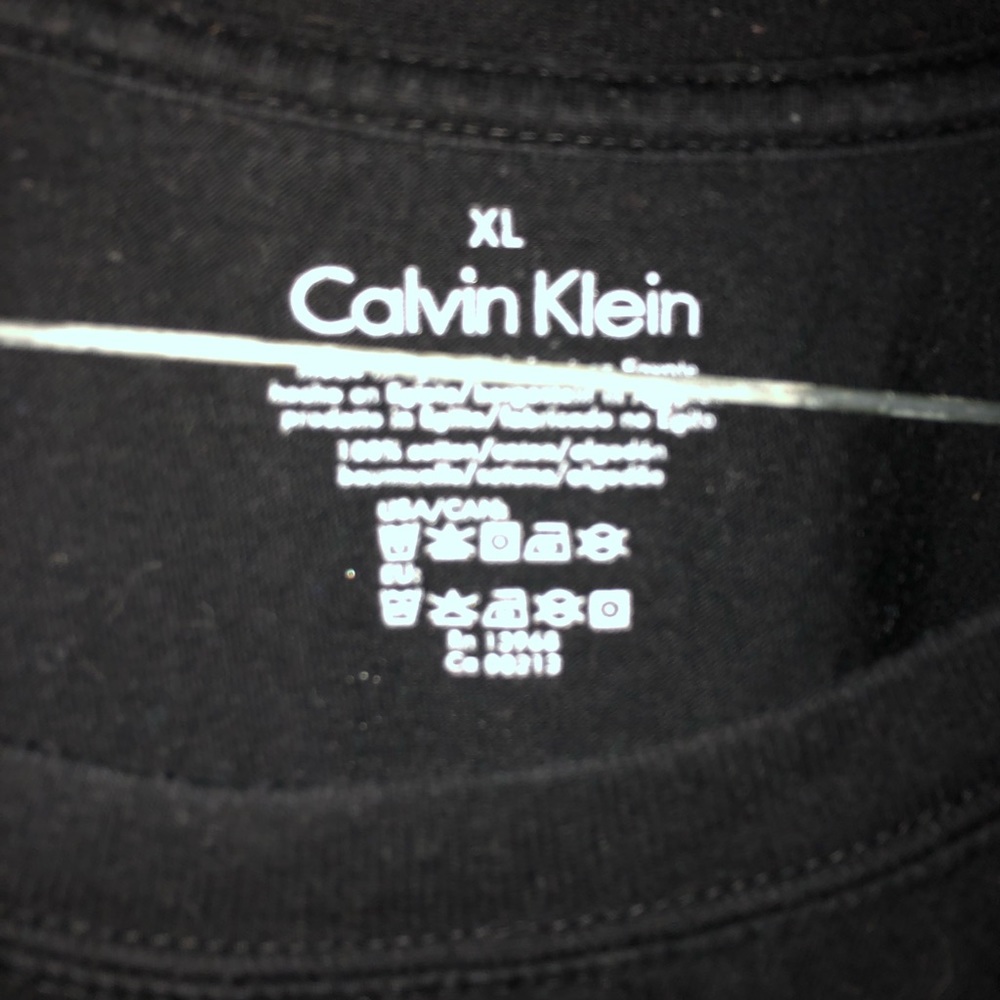 Calvin Klein Plain Black XL T Shirt Like New - Picture 3 of 3
